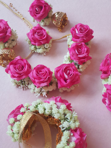 Pink Rose & Baby’s Breath Bridal Suite